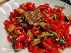 小炒黄牛肉-临界音乐酒馆·小龙虾·江湖菜(华熙LIVE·鱼洞店)