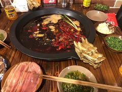 -黄潇洒老火锅(九眼桥宏济巷店)