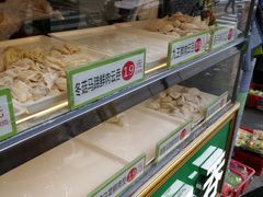 面包甜点陈列柜-袁记云饺(蛇口店)