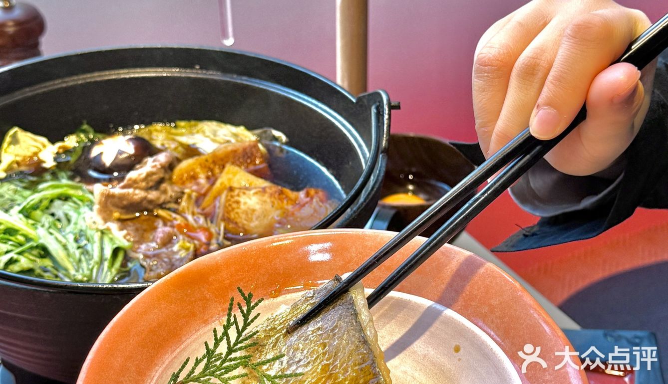 巨鹿路，暗黑系，明星私藏的DJ日料，太会玩