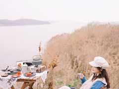 -亮河湾山庄