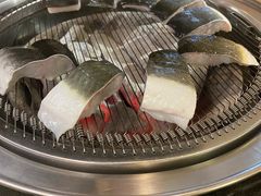 -围炉肉舍•炭烤活鳗•丹东海鲜烤肉(步行街店)