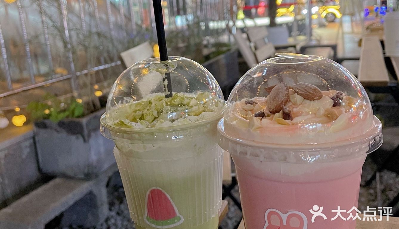 来新都汇逛逛 看到这个氛围感极佳的咖啡店