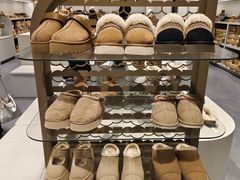 -UGG(燕莎奥特莱斯购物中心店)