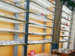 -优医视平价眼镜蔡司依视路折扣工厂店(十里堡店)