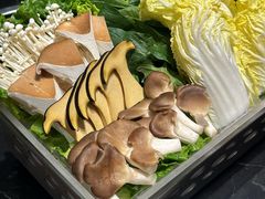 -红鼎豆捞·非遗鲍皇汤火锅(宝丰路店)