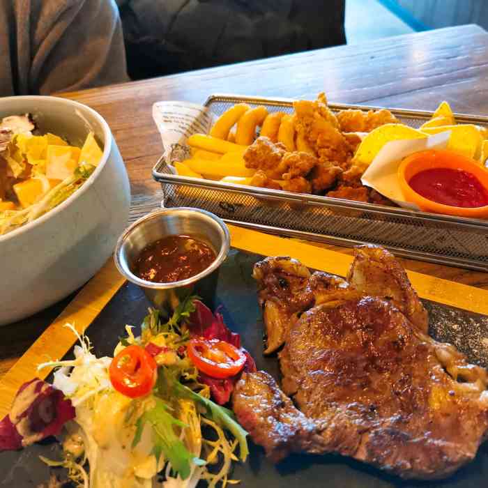 威雀西班牙餐厅viechat(学则路店)