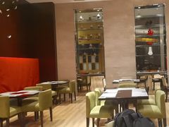-浦东绿地铂骊酒店-POYA西餐厅(绿地东海岸国际广场店)
