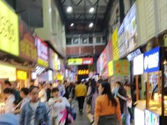 -泰龙城小吃街