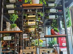 -临界音乐酒馆·小龙虾·江湖菜(华熙LIVE·鱼洞店)