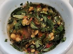 普宁豆瓣酱+酱油+香菜+香油-潮发潮汕牛肉店(龙洞店)