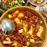 回岳阳必吃的特色烧烤！炭火砂锅烟火气十足！川味好浓🌶️