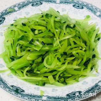 简简单单的家常菜～绿意盎然的莴笋