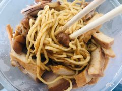 -松树干拌面店