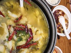 -渝是乎酸菜鱼·川渝小炒(新世界百货望京店)
