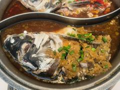 -阿瓦山寨·湘菜现炒·剁椒鱼头王(咸阳总店)