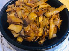 石锅杏鲍菇-华兴餐厅·招牌生鱼片(桃园路店)