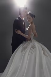 -喜爱高定婚纱摄影