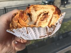 -DOUBLE HAPPINESS 双喜面包咖啡