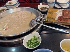 -老来福·非遗酸汤兔(凯旋路店)