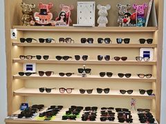 -三目眼镜·蔡司视觉合作店(青浦宝龙店)