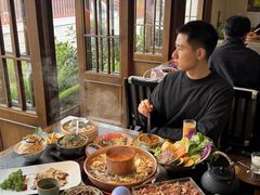 -菌自由丨野生菌火锅特色庭院餐厅(丽江古城店)