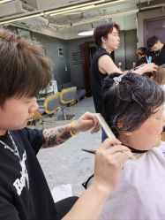 点击看大图 -藤野造型烫发染发