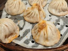 鲜肉小笼-老半斋(福州路店)