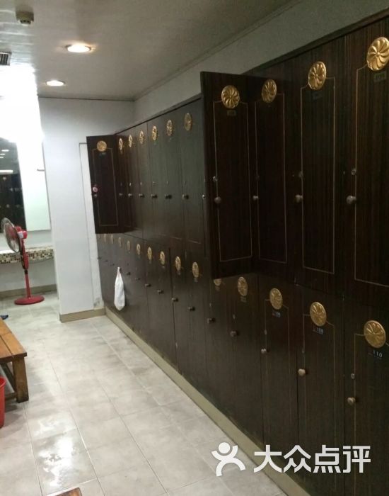 金色家园游泳馆-更衣室-环境-更衣室图片-上海运动健身-大众点评网