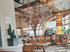 -蜜桃餐厅·伴山(湖滨商业街店)