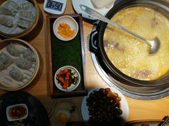 -一朵菌·野生菌探索家火锅(南亚店)