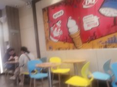 用餐区-DQ·蛋糕·冰淇淋(绿宝店)
