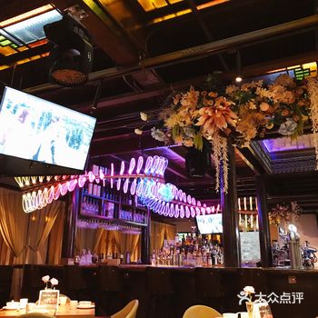 很好找，就在德云社对面，只不过门口的树有点多