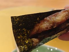手持鹅肝和牛寿司-鮨冠OMAKASE食べ放题(北京首店)
