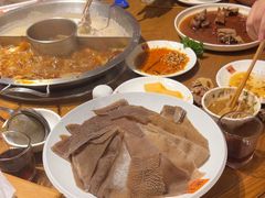 -佬土鹅肠火锅(中建大观店)