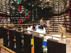 -钟书阁(群光广场店)
