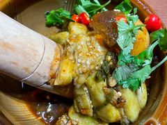 尖椒擂茄子-老滇山寨•云南特色菜•地方菜•民族风情歌舞表演(金碧店)