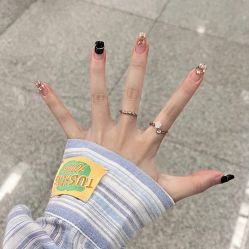 -悦指间美甲美睫