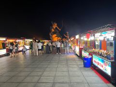 -巴陵广场