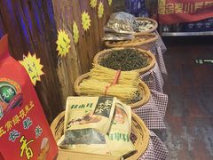 -靠山屯东北农家菜(八龙桥雅苑店)