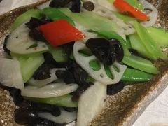 水伴芹香-尚一汤 广东炖汤(金桥国际店)