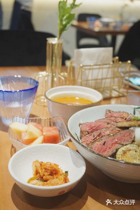 POKEE VIA&Brunch·维娅(重庆来福士店)炙烧鹅肝小排碗图片