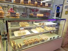 -白玉兰食品甜凤店(合生汇店)