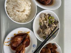 -同济大学本部学苑饮食广场