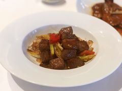 葱爆M12和牛-宝丽轩中餐厅BAOLIXUAN