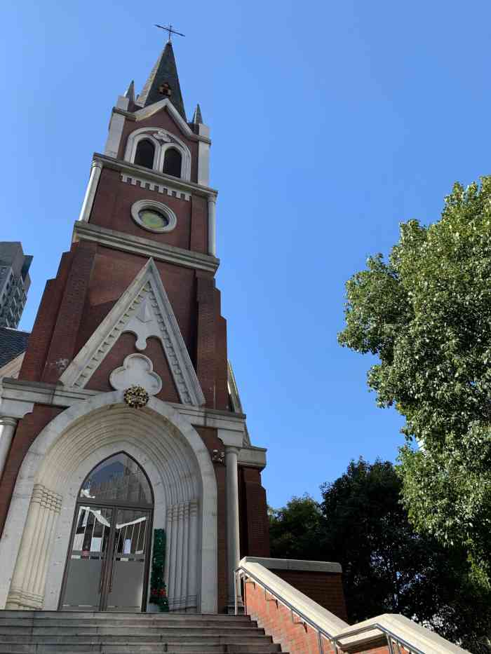 天主教圣弥额尔堂-"曹家渡圣弥额尔天主堂,原址位于长宁区,静.