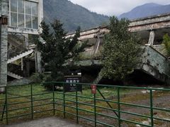 -四川汶川特大地震漩口中学遗址