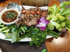-Chom Cafe and Restaurant