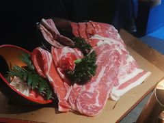 -铭牛烧肉·和牛海鲜自助(高新月牙湖店)