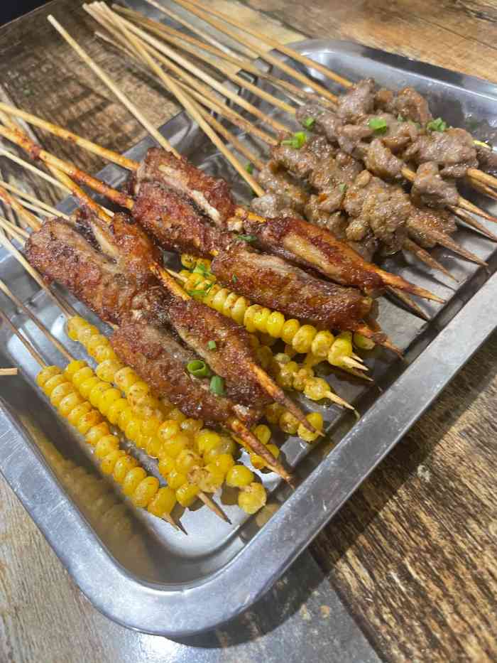 江西烧烤(工人路店)-"在工人路立交桥过去一点,凹糟粿前面一点.